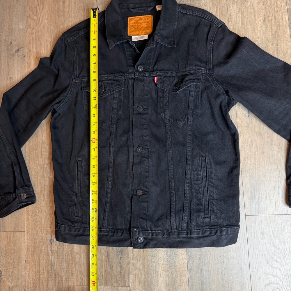 Levi's Premium Black Denim Trucker Jacket with Red Tab Mens XL - Picture 4 of 8